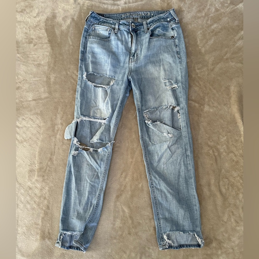 Blue Jeans
American Eagle
Size 6